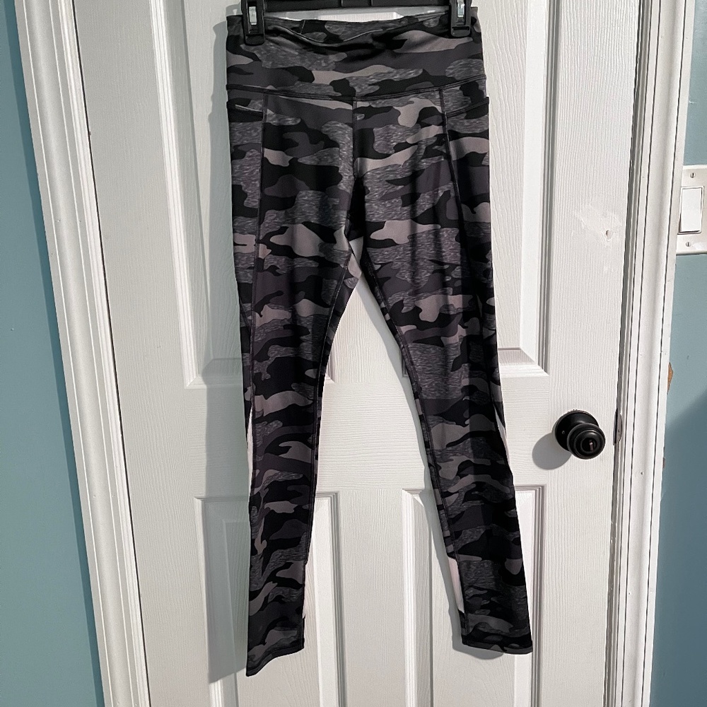 Old Navy - Camo Leggings